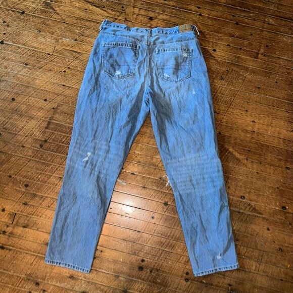 American Eagle light wash destroyedrelaxed mom jeans - Picture 3 of 3